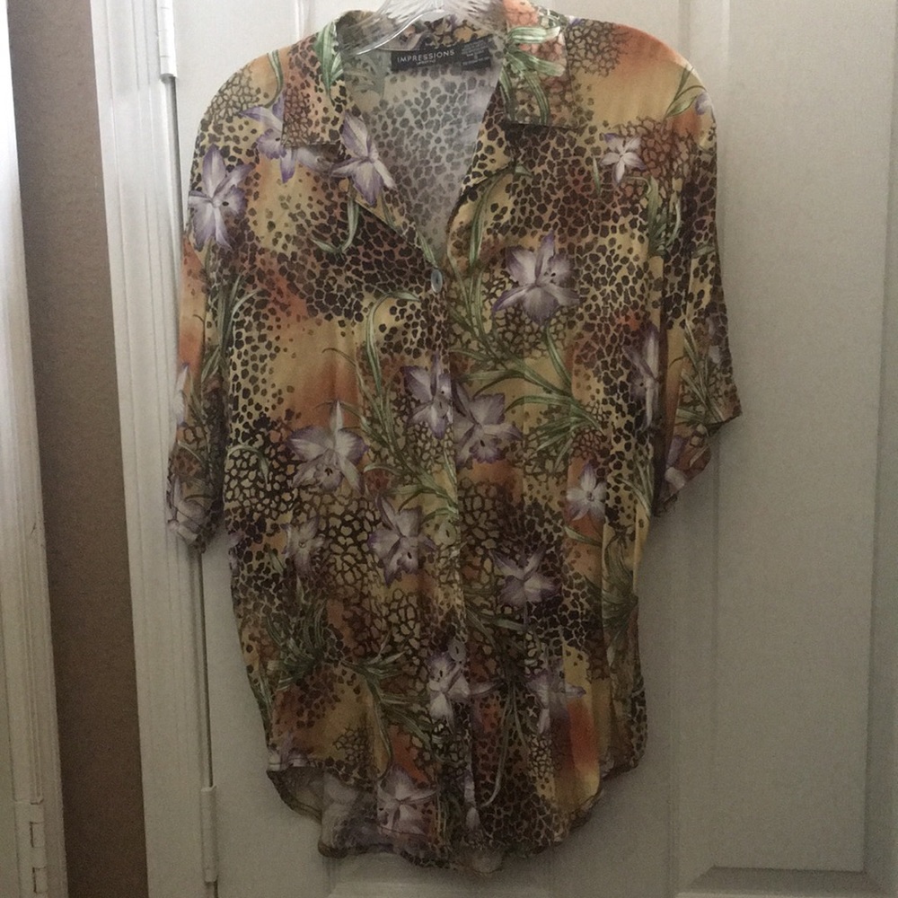 FINAL MARKDOWN Ladies impressions blouse small